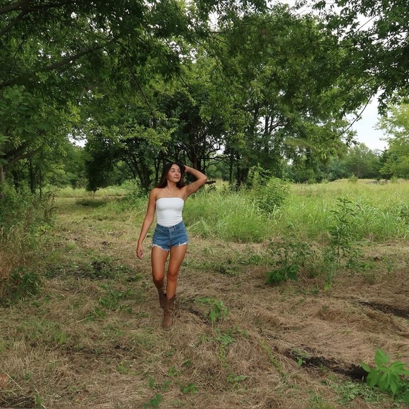 Meet your Posher, Maribel - Picture 2 of 4